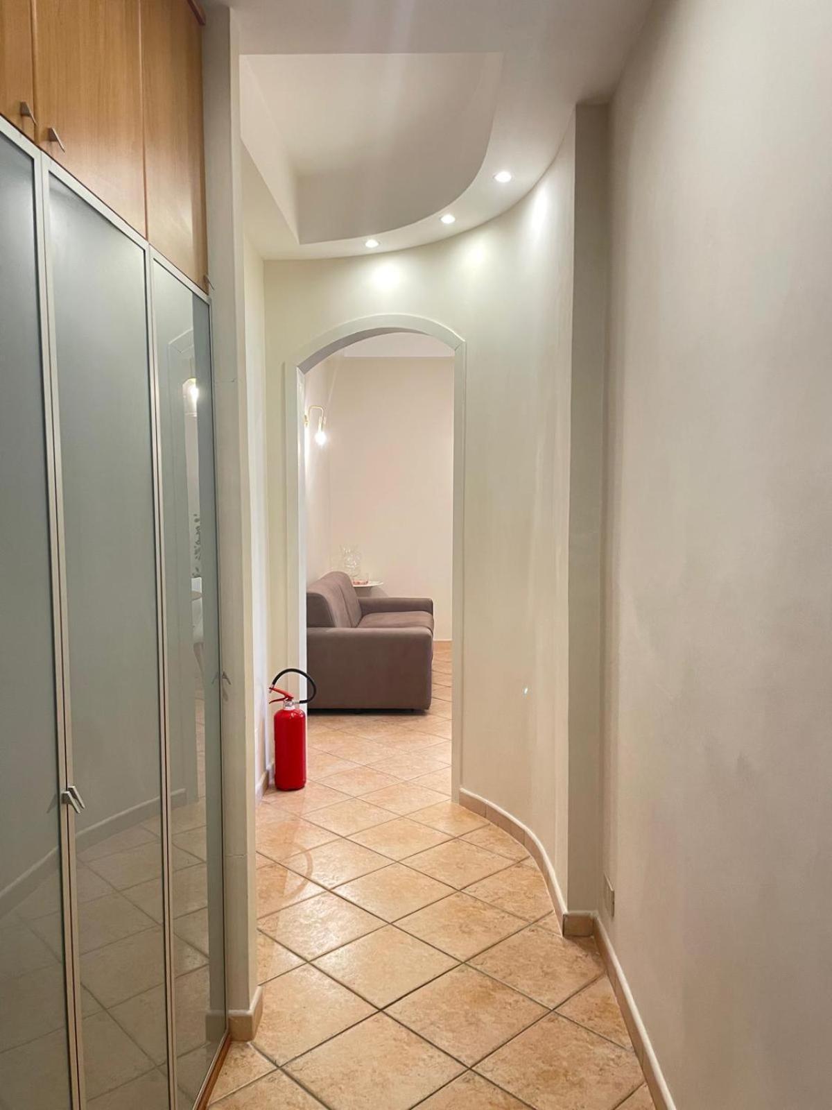 Elegance In Comfort And Style Appartamento